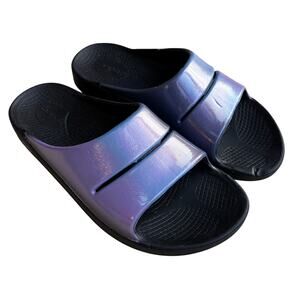 Oofos recovery comfort sandals unisex size M-7 / W-9 holographic blue slides